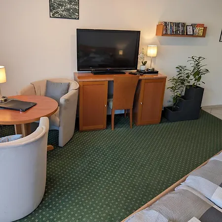 Mit Balkon Und Pool, Zentral Am Waldrand Apartment Bad Essen