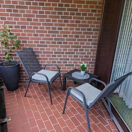 Mit Balkon Und Pool, Zentral Am Waldrand Apartment *