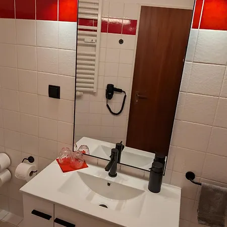 #21 Im Haus Deutsch Krone - Eg, Balkon, Pool - Renoviert 2026 דירה *